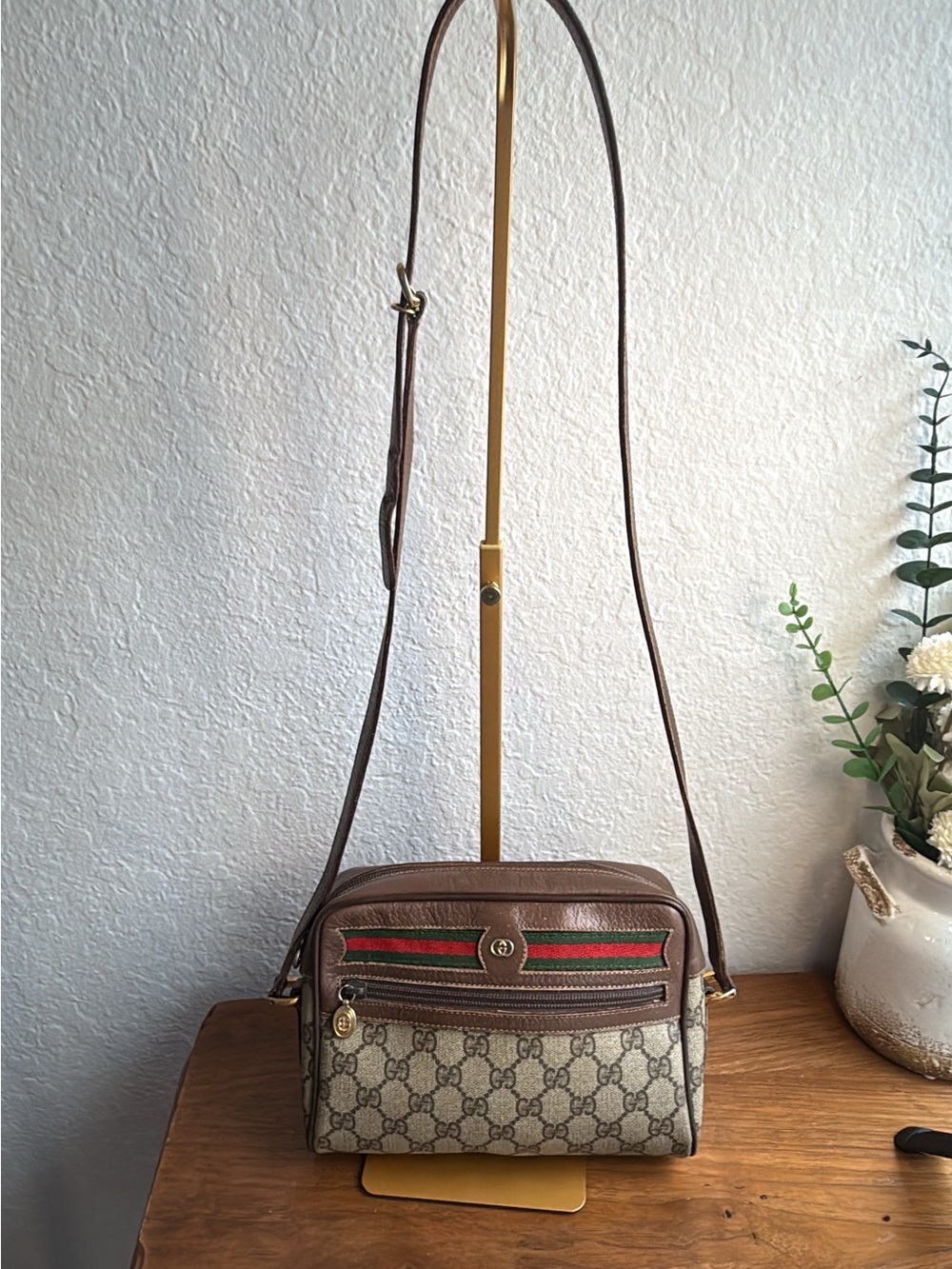 Vintage GUCCI 1980’s Accessory Collection GG Supreme Web Camera Bag. - Picture 2 of 16
